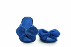 PANTUFA LAÇO AZUL PLUSH - COR COM AMOR