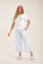 PIJAMA FEMININO MANGA CURTA E CALÇA CAPRI AZUL COM LISTRAS - COR COM AMOR