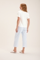 PIJAMA FEMININO MANGA CURTA E CALÇA CAPRI AZUL COM LISTRAS - COR COM AMOR