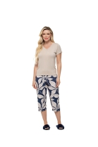 PIJAMA FEMININO MANGA CURTA E CAL&Ccedil;A CAPRI BEGE FLORAL - UNIVERSO TOQUE