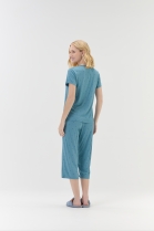 PIJAMA FEMININO MANGA CURTA E CALÇA CAPRI AZUL CORAÇÕES - COR COM AMOR