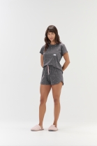 PIJAMA FEMININO CURTO COM MANGA LUAS E ESTRELAS CINZA - COR COM AMOR