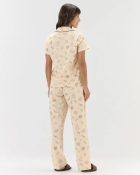 PIJAMA FEMININO LONGO COM BOT&Otilde;ES BEGE CAF&Eacute; DA MANH&Atilde; FAM&Iacute;LIA - COR COM AMOR