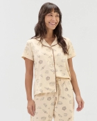 PIJAMA FEMININO LONGO COM BOT&Otilde;ES BEGE CAF&Eacute; DA MANH&Atilde; FAM&Iacute;LIA - COR COM AMOR