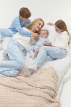 PIJAMA FEMININO INFANTIL MANGA LONGA E CAL&Ccedil;A AZUL XADREZ FAM&Iacute;LIA - COR COM AMOR